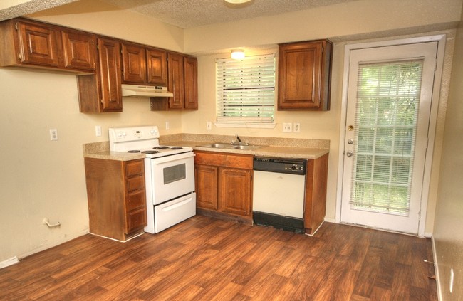 Kitchen - Bradfield Creek Townhomes