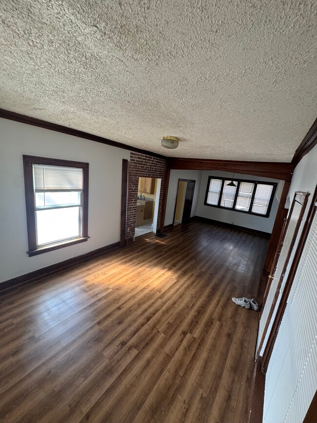 Building Photo - 58 Caledonia St NE