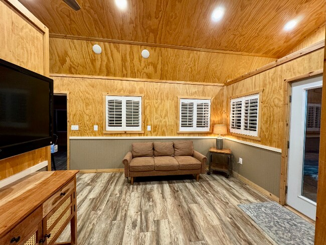 Building Photo - 760 Twin Bridges Rd