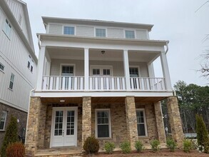 Building Photo - 640 Hanlon Way