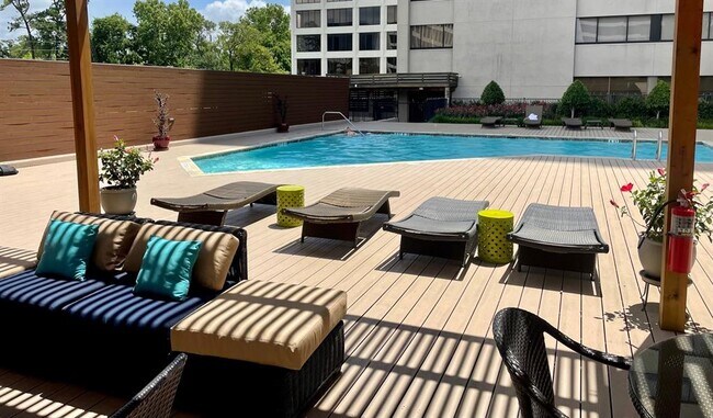 Foto del edificio - 49 Briar Hollow Ln