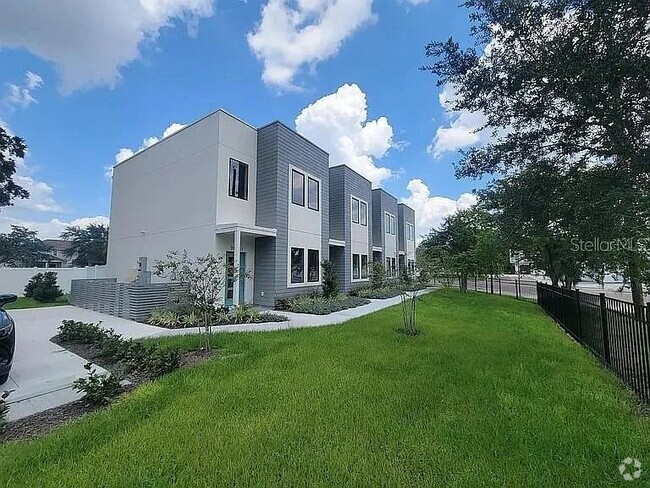 Building Photo - 2108 E 22nd Ave.