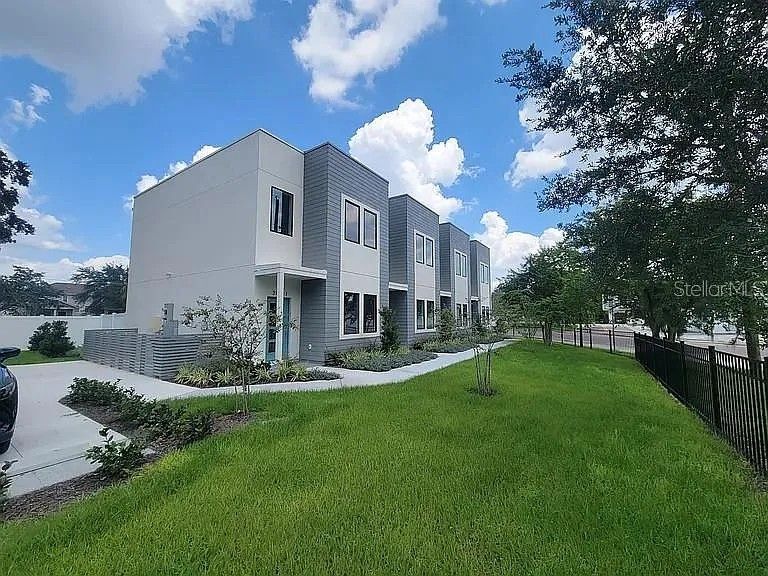 Foto principal - 2108 E 22nd Ave.