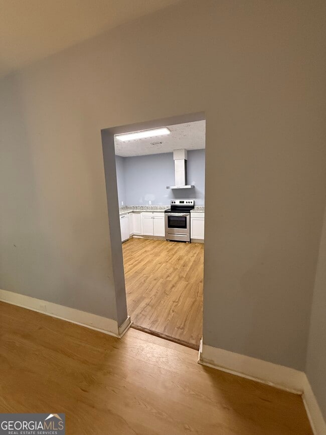 Foto del edificio - 1006 W College St Ext