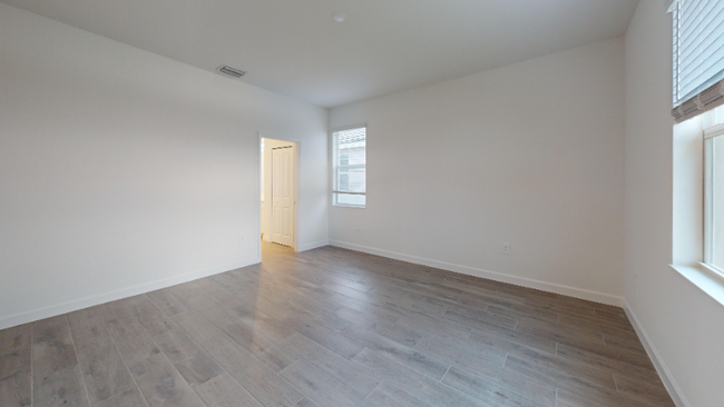 Foto del edificio - 7955 Lakes Edge Ln