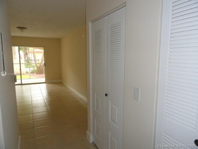 Foto del edificio - 10065 NW 46th St