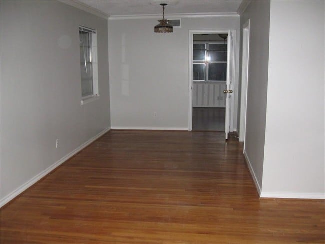 Building Photo - 4402 Santa Barbara Dr