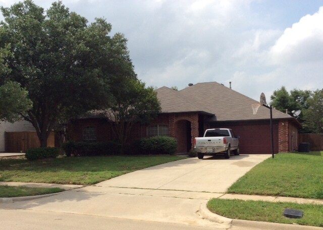 Foto principal - 2202 Bowie Ln