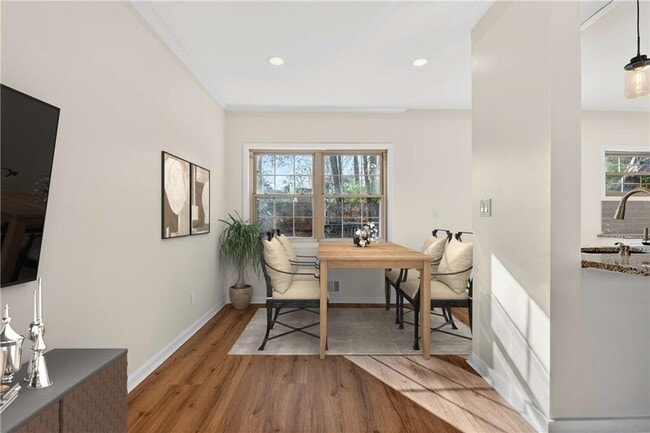 Building Photo - 2918 Highland Dr SE