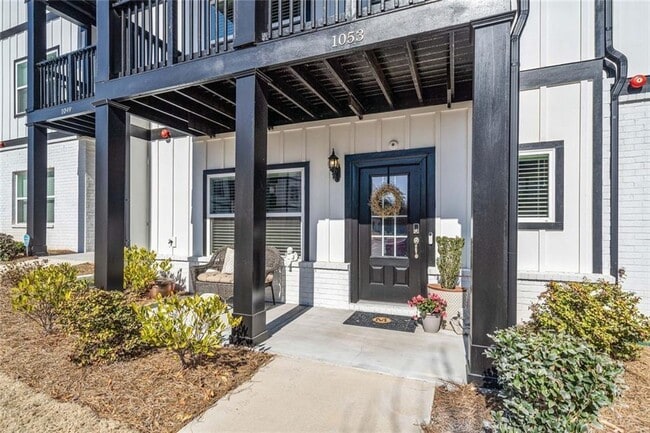 Building Photo - 1052 Knoxboro Ln