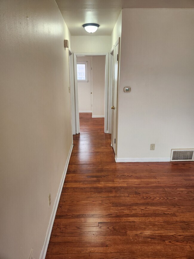 Foto del edificio - 2390 S 92nd St