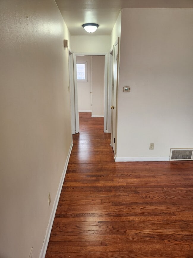 Building Photo - 2390 S 92nd St