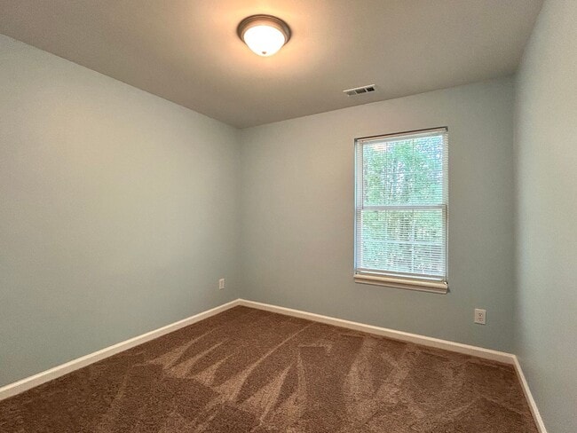 Building Photo - 5320 Cumberland Plain Dr