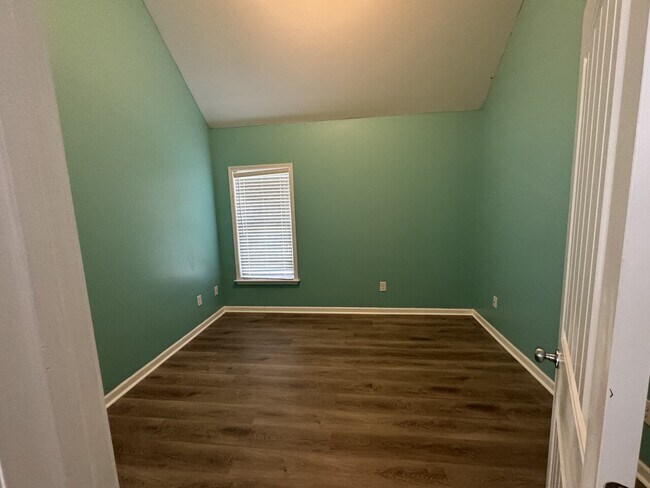 Building Photo - 3098 glencorra dr