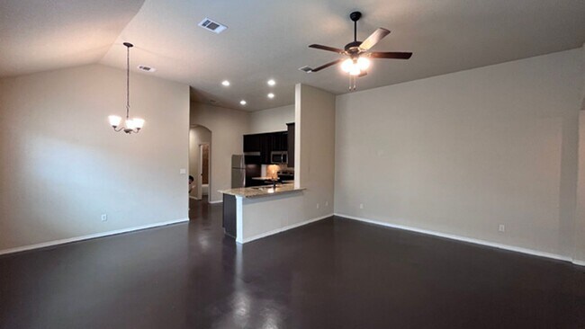 Foto del edificio - Granite Counters, High Ceilings & More – S...