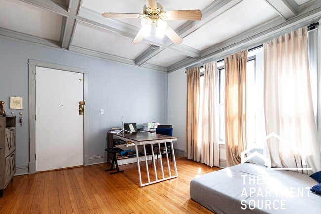 Foto del edificio - 908 W Belle Plaine Ave