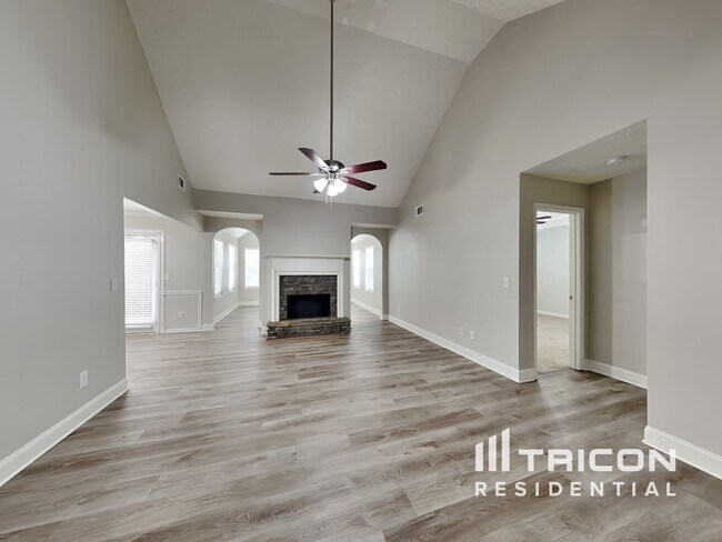 Building Photo - 5085 Towne Park Dr