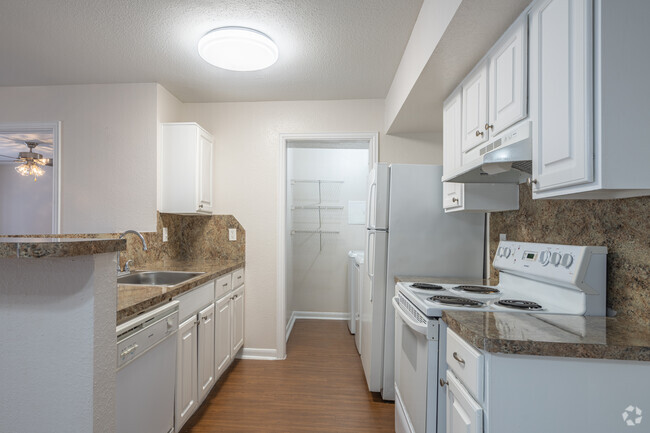 2HAB, 2BA - 1,040 ft² - Lakewood Apartments