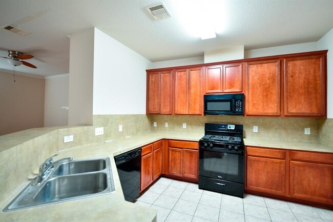 Foto del edificio - 8106 Barnes Ridge Ln