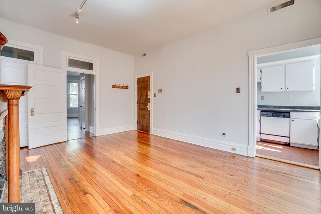 Building Photo - 1747 18th St NW