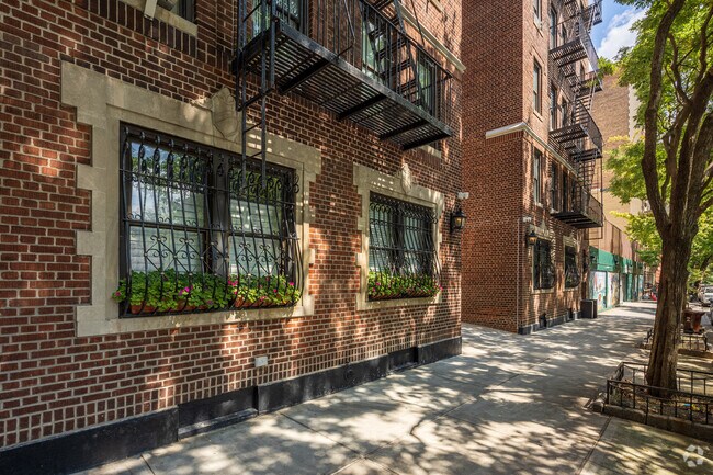 Building Photo - 57 W 93rd St