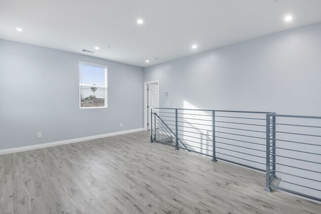 Foto del edificio - 513 S Oak St
