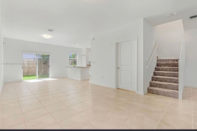 Foto del edificio - 2605 SE 11th Ct