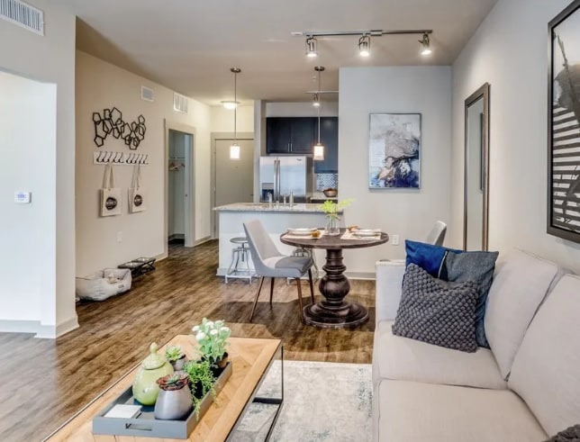 926 E. 15th-777.12 - 926 E. 15th-777.12 Apartment