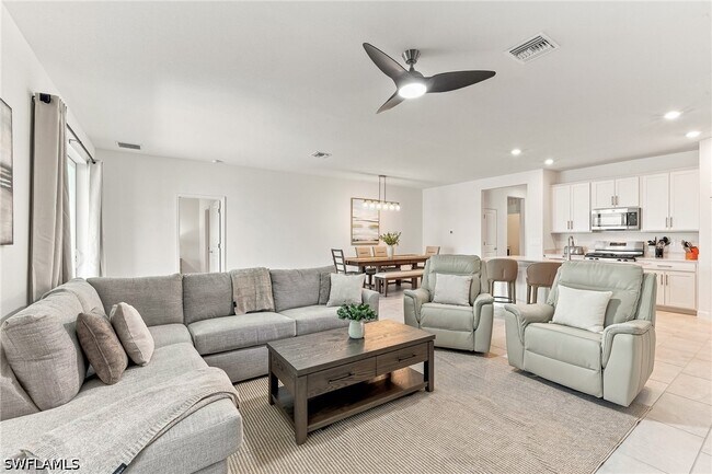Foto del edificio - 14711 Bluewater Rd
