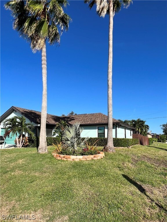 Building Photo - 8365 Bahamas Rd