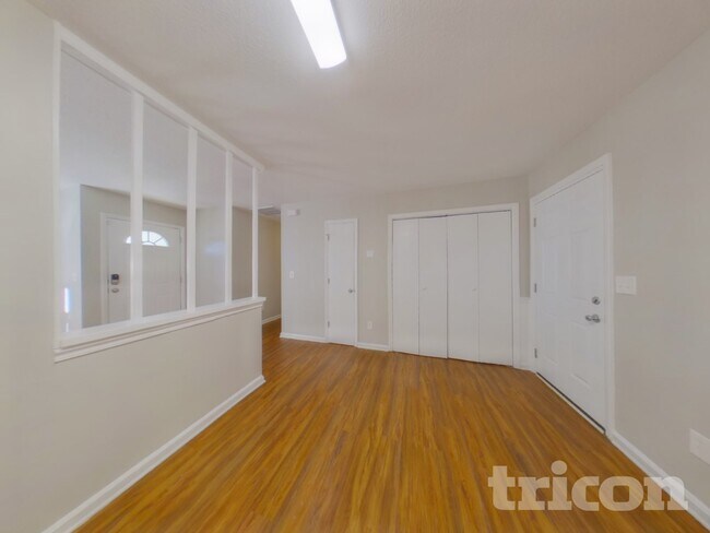 Foto del edificio - 10107 Cromarty Ln