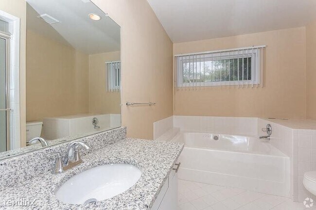 Building Photo - 2 br, 2 bath Townhome - 3141 Park Ave B Un...