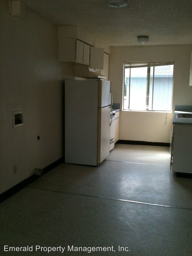Building Photo - 125 D St