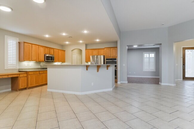 Building Photo - 868 Bussora Rose Dr