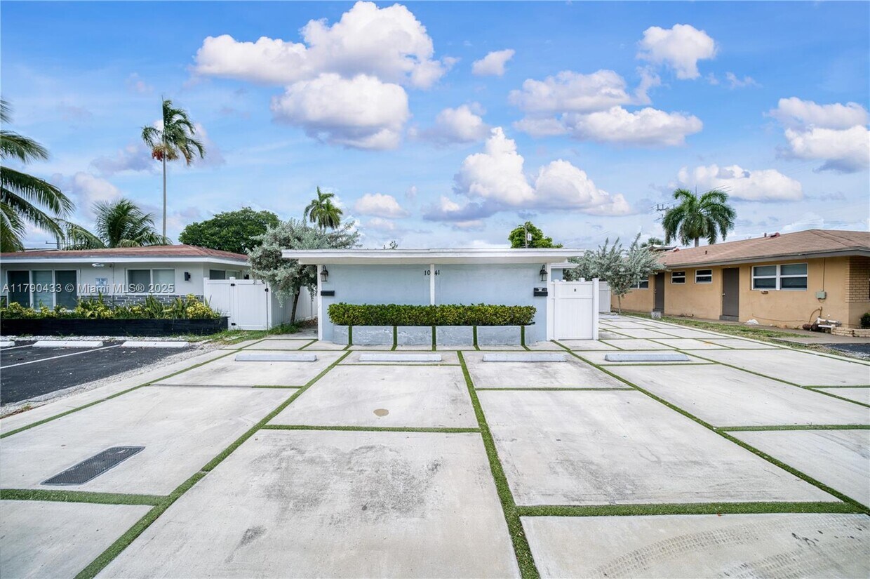 Foto principal - 1041 NE 9th Ave