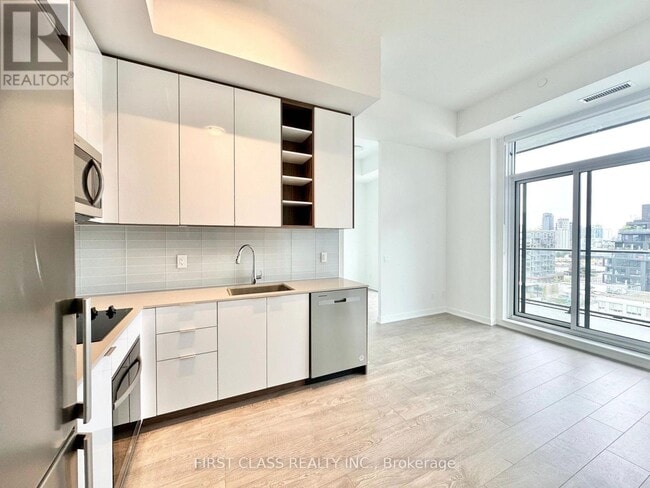 Building Photo - 543 Richmond St W