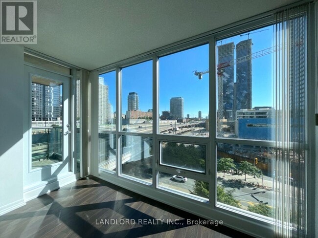 Building Photo - 16 Yonge St