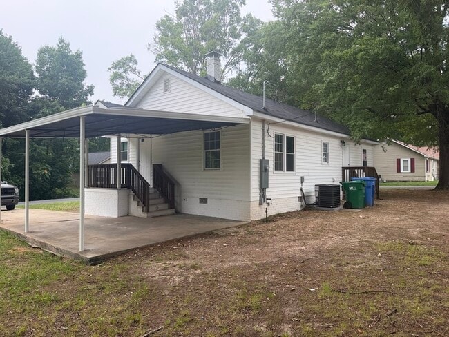Building Photo - 307 Arey Ave