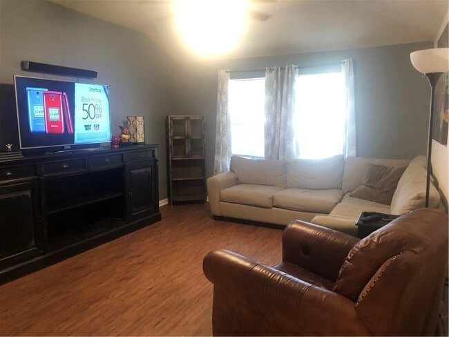 Building Photo - 8613 Talyne Chaise Cir
