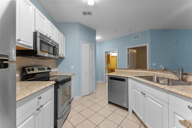 Foto del edificio - 6159 Metrowest Blvd