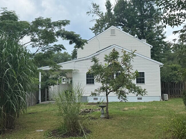 Foto del edificio - 8401 Potomac Ave