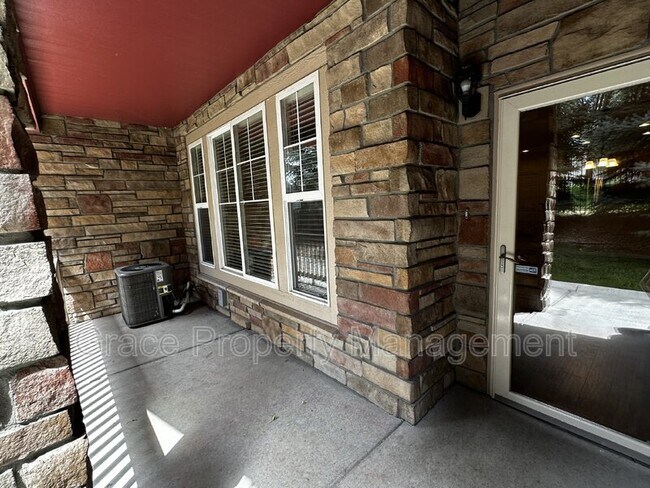 Building Photo - 657 S Norfolk Way
