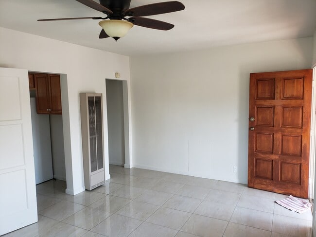 Building Photo - 817 N Wilton Pl