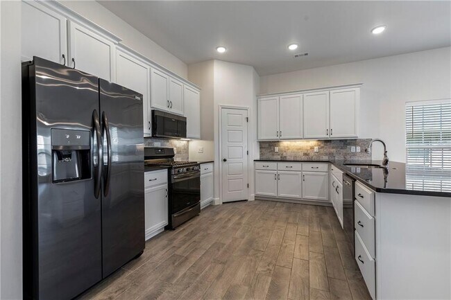 Foto del edificio - 6108 NW Silas St