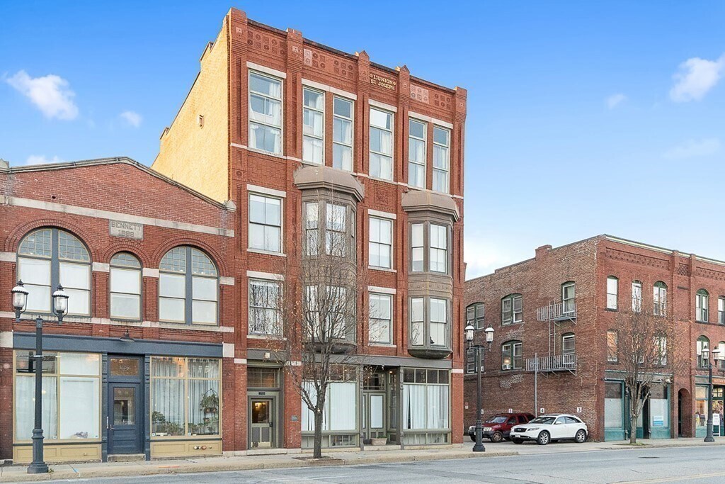 261265 Dutton St Unit 4, Lowell, MA 01852 Condo for Rent in Lowell