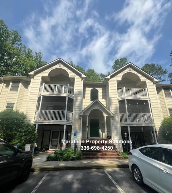 Building Photo - 5934 W Friendly Ave