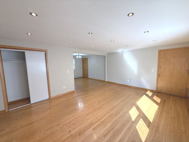 Foto del edificio - 8734 W Summerdale Ave