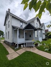 Building Photo - 1127 Isabella St