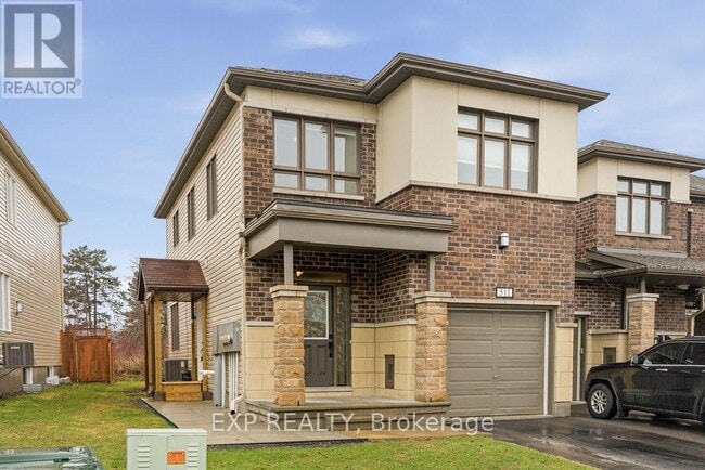 Building Photo - 511 Parade Dr