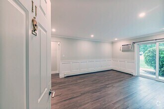 Building Photo - 23 Country Club Dr
